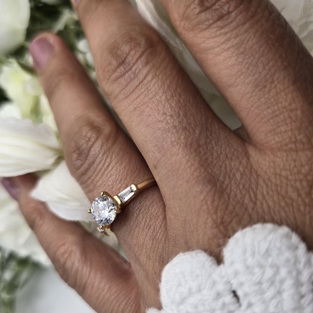 🥰 FAYE ENGAGEMENT STERLING SILVER RING - Picture 5 of 8